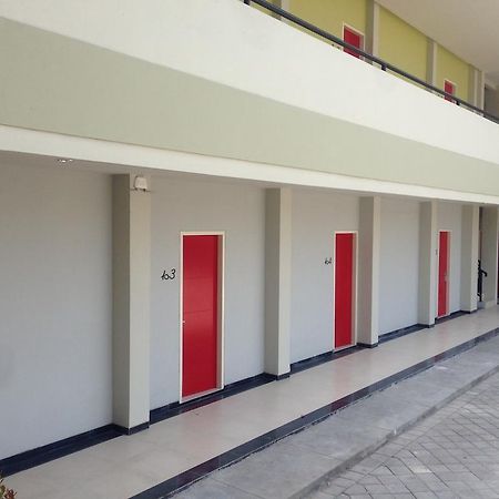 Rumah Cassa Guest House Surabaya Ngoại thất bức ảnh