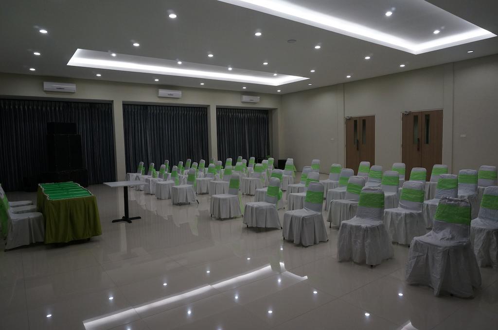 Rumah Cassa Guest House Surabaya Ngoại thất bức ảnh