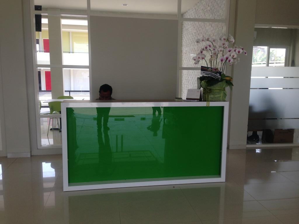Rumah Cassa Guest House Surabaya Ngoại thất bức ảnh