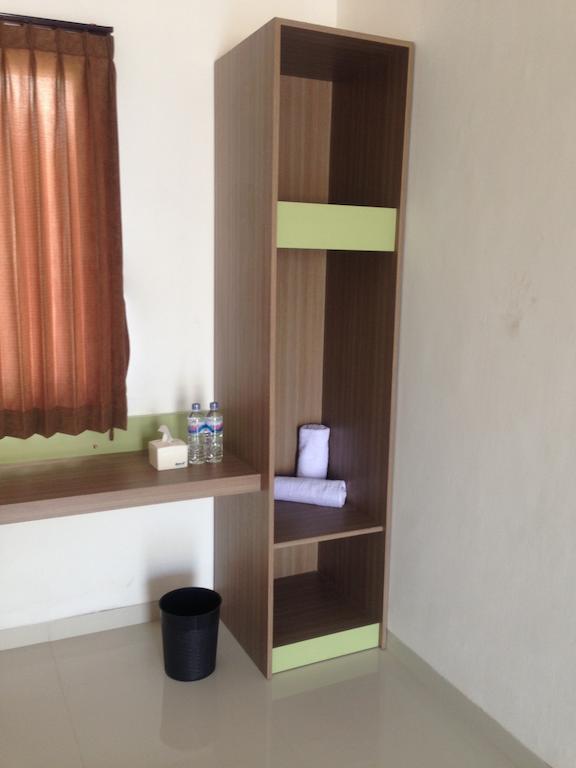 Rumah Cassa Guest House Surabaya Phòng bức ảnh