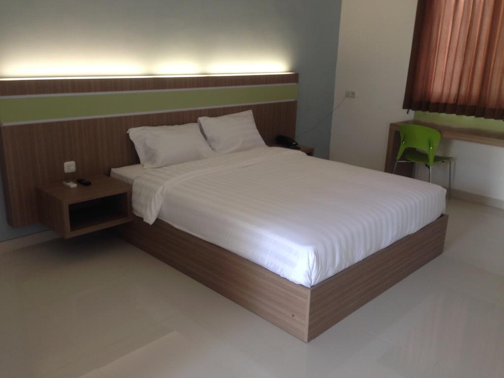Rumah Cassa Guest House Surabaya Phòng bức ảnh