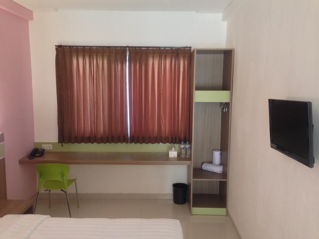 Rumah Cassa Guest House Surabaya Phòng bức ảnh